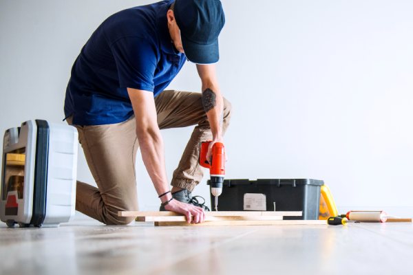 contractor remodeling restaurant