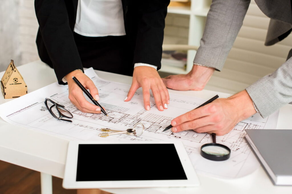 Restaurant builders planning the project